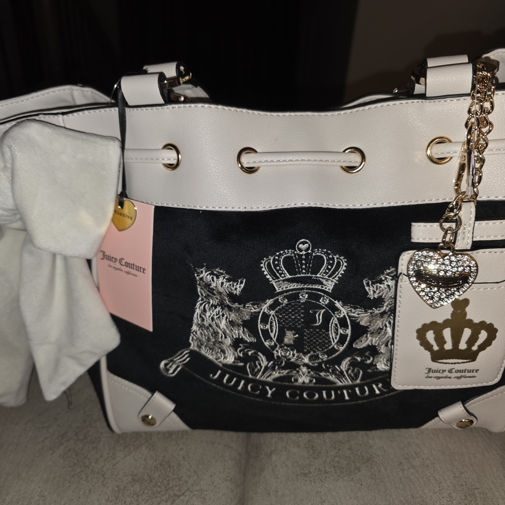 Juicy Couture Black and White Daydreamer